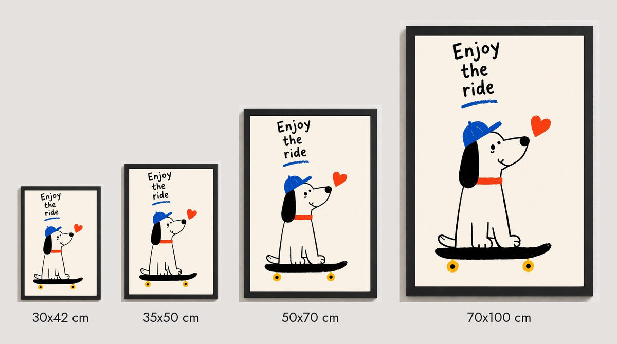 Köpekli Paten Keyfi – İllustrasyon Çerçeveli Poster — Siyah — Tam Baskı — TabloLab