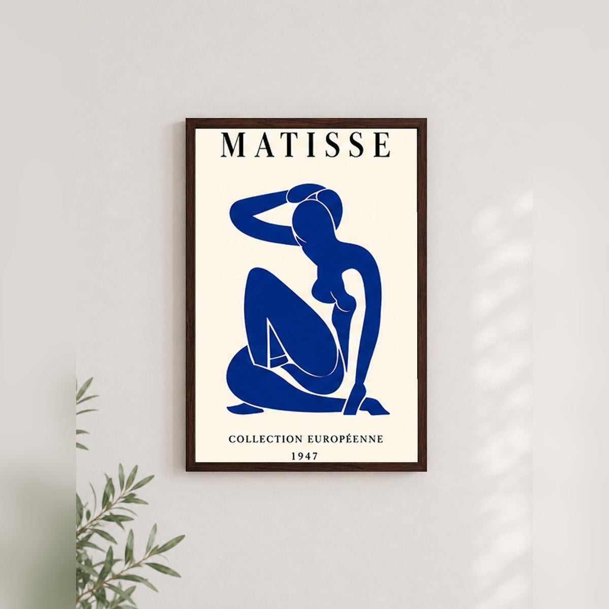 Mavi Figür – Modern Çerçeveli Poster — Ceviz — Tam Baskı — TabloLab