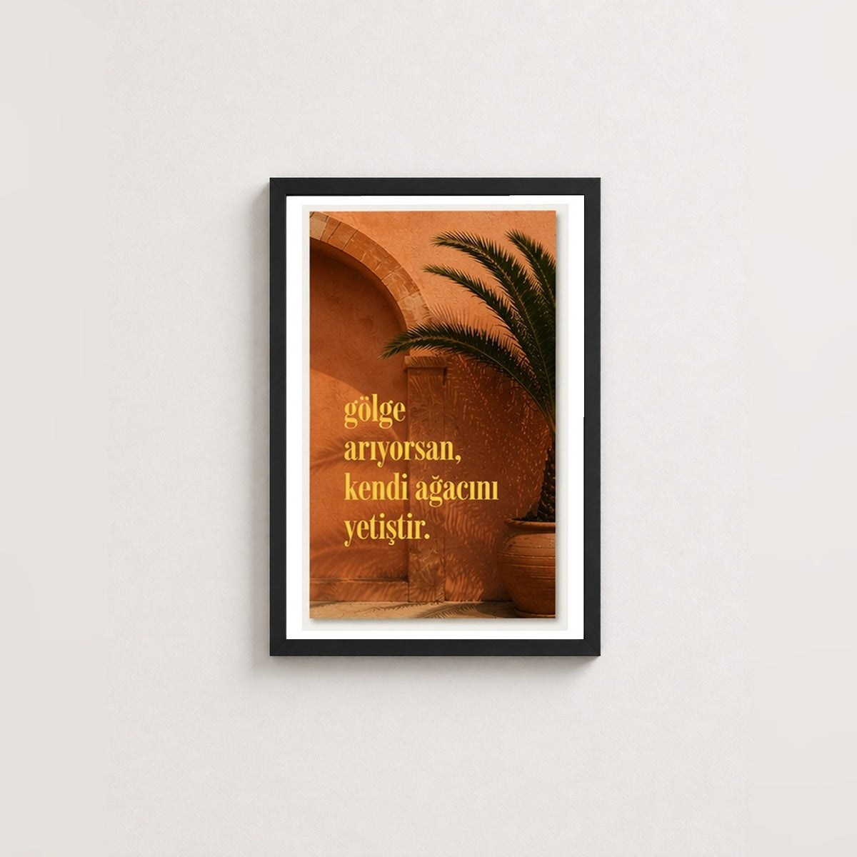 Tropikal Gölge – Modern Çerçeveli Poster — Siyah — Beyaz Kenarlı — TabloLab